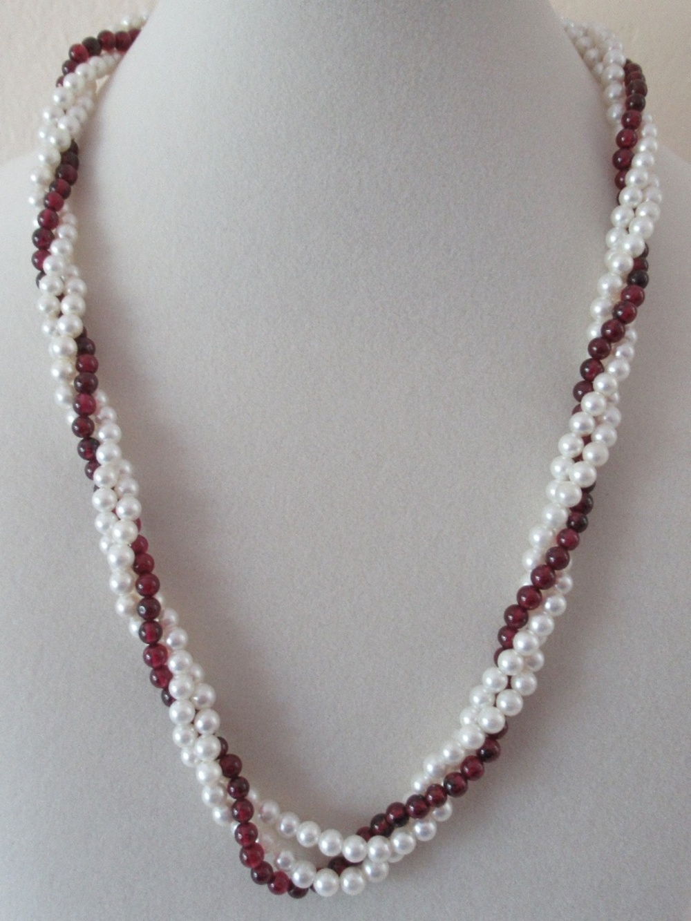 Red Garnet and Pearly White Beaded Necklace